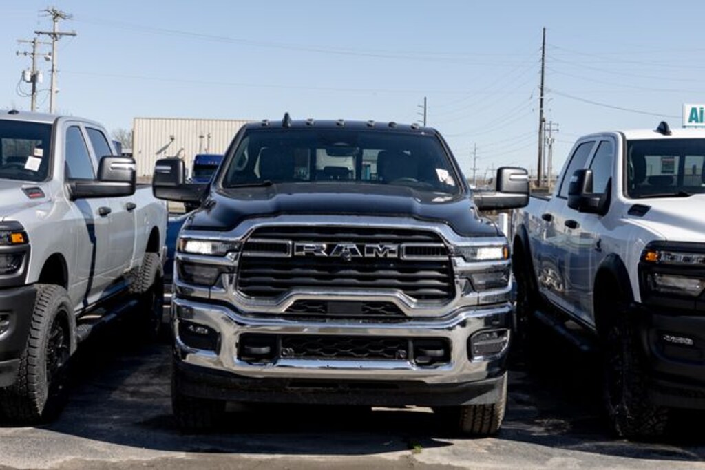 New 2026 Ram 2500 TRADESMAN CREW CAB 4X4 6'4 BOX Pickup