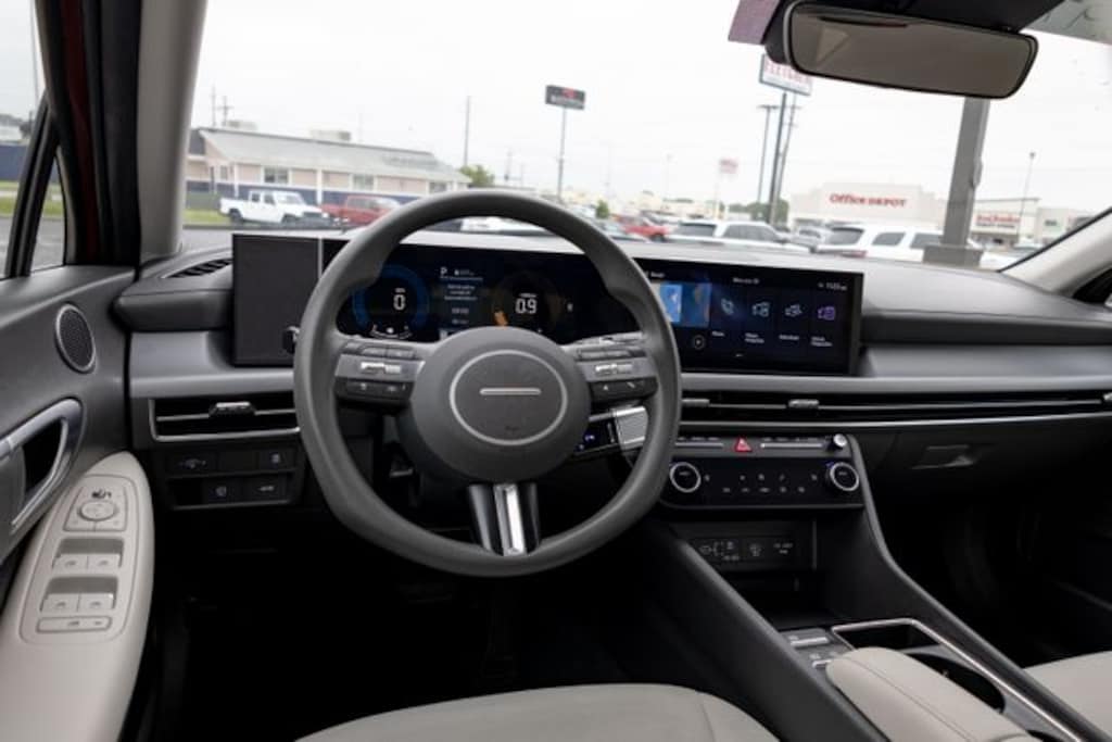Used 2025 Hyundai Sonata SEL Sedan