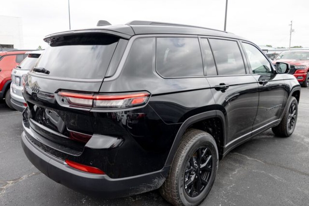 New 2026 Jeep Grand Cherokee L LAREDO ALTITUDE 4X4 Sport Utility