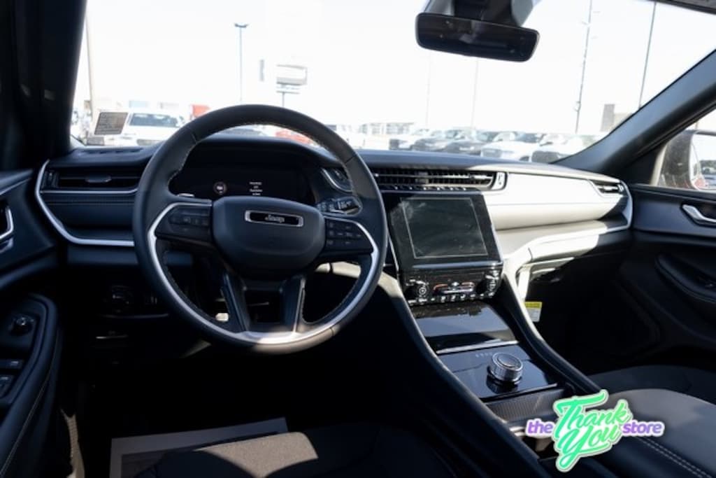 New 2025 Jeep Grand Cherokee LAREDO X 4X4 Sport Utility