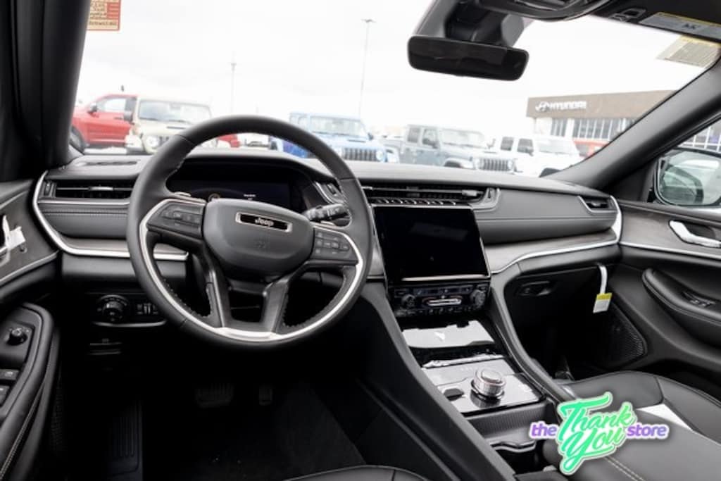 New 2025 Jeep Grand Cherokee L LIMITED 4X4 Sport Utility