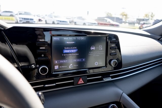 2021 Hyundai Elantra SEL Convenience photo 4
