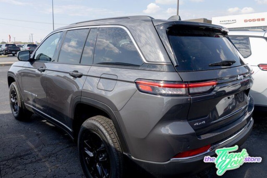 New 2025 Jeep Grand Cherokee LAREDO X 4X4 Sport Utility