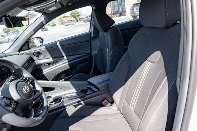 2026 Hyundai Elantra SEL Sport - Photo 14