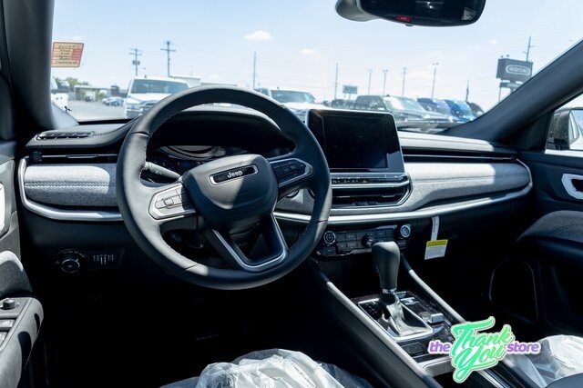 2025 Jeep Compass Latitude photo 2