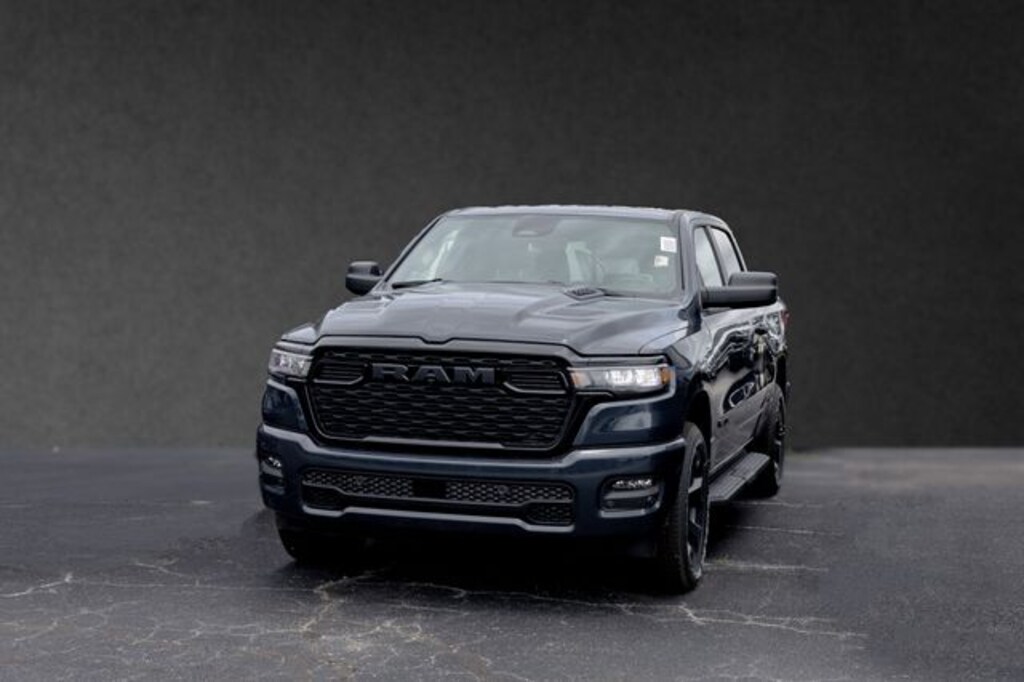 New 2026 Ram 1500 EXPRESS CREW CAB 4X4 5'7 BOX Pickup