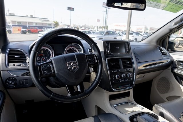 2019 Dodge Grand Caravan SXT photo 2