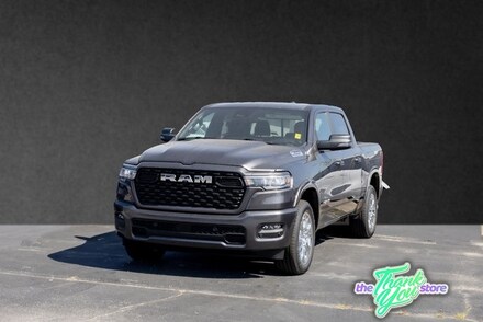 2026 Ram 1500 BIG HORN CREW CAB 4X4 5'7 BOX Pickup 1C6SRFFP4TN184377