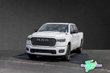 2026 Ram 1500 LARAMIE CREW CAB 4X4 5'7 BOX Pickup 1C6SRFJP3TN195734