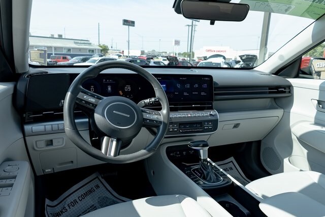 2025 Hyundai Kona SEL photo 2