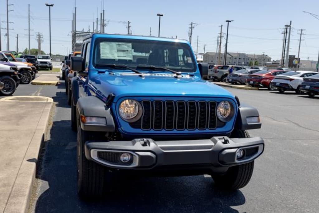 New 2026 Jeep Gladiator SPORT 4X4 Pickup