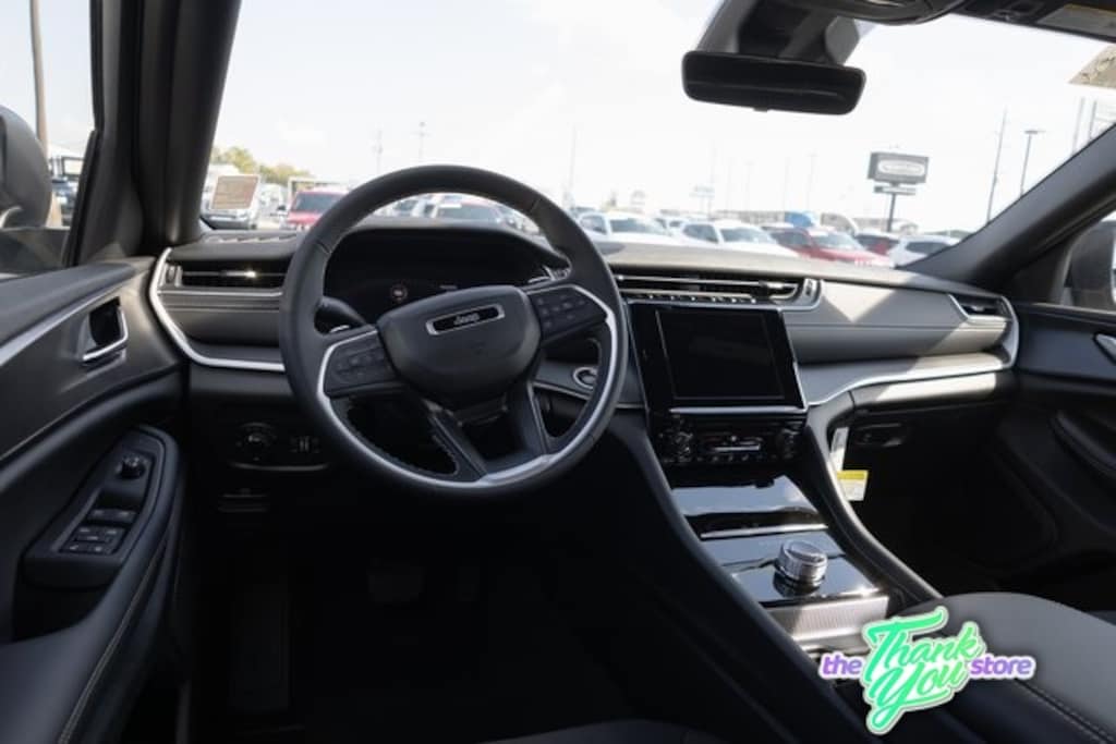 New 2025 Jeep Grand Cherokee LAREDO X 4X4 Sport Utility