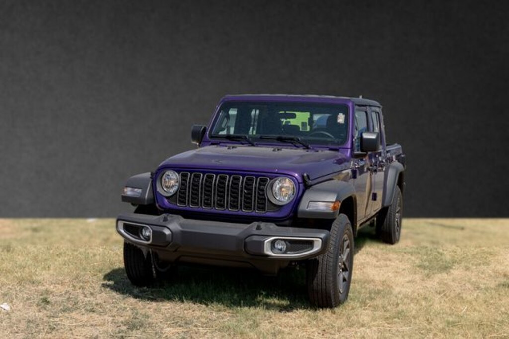 New 2026 Jeep Gladiator SPORT 4X4 Pickup