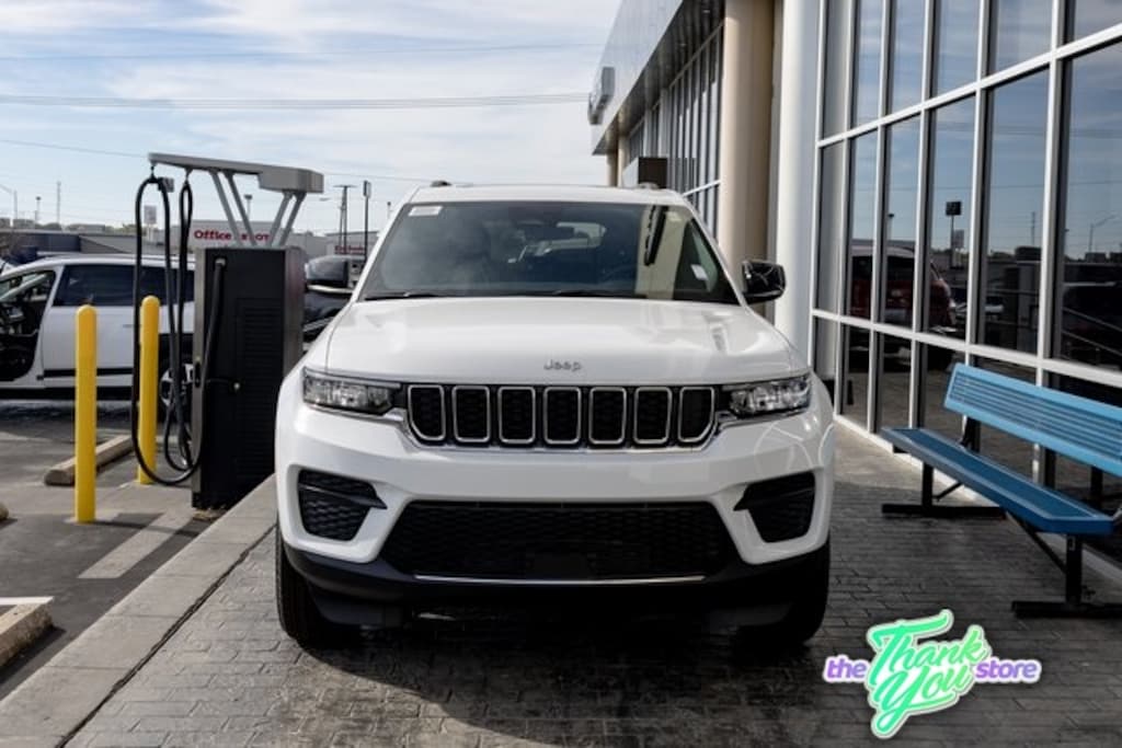 New 2025 Jeep Grand Cherokee LAREDO X 4X4 Sport Utility