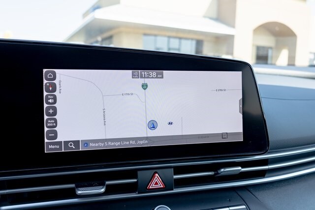 2023 Hyundai Elantra SEL photo 2