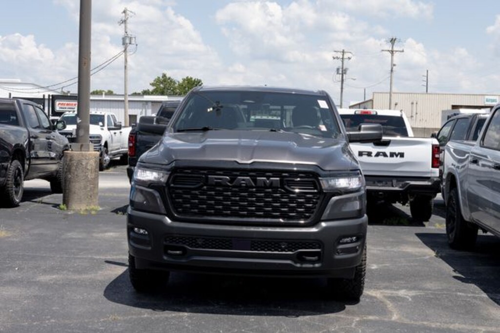 New 2026 Ram 1500 WARLOCK CREW CAB 4X4 5'7 BOX Pickup