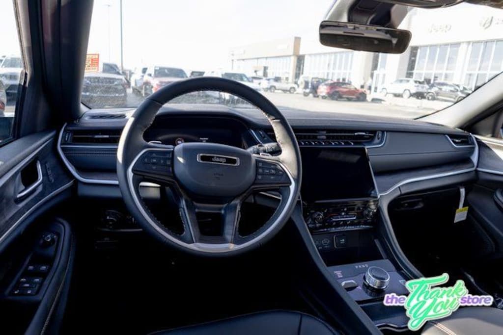 New 2025 Jeep Grand Cherokee L LIMITED 4X4 Sport Utility