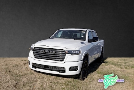 2026 Ram 1500 LARAMIE CREW CAB 4X4 5'7 BOX Pickup 1C6SRFJT8TN266794