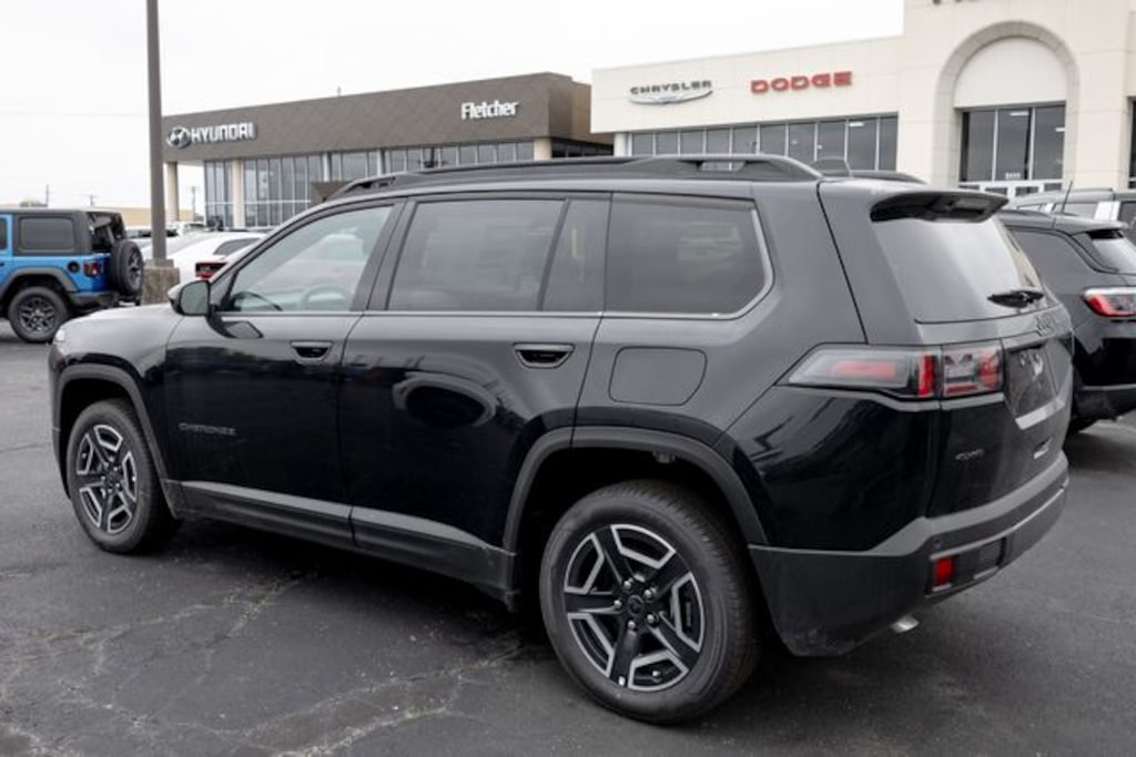 New 2026 Jeep Cherokee LAREDO 4X4 Sport Utility