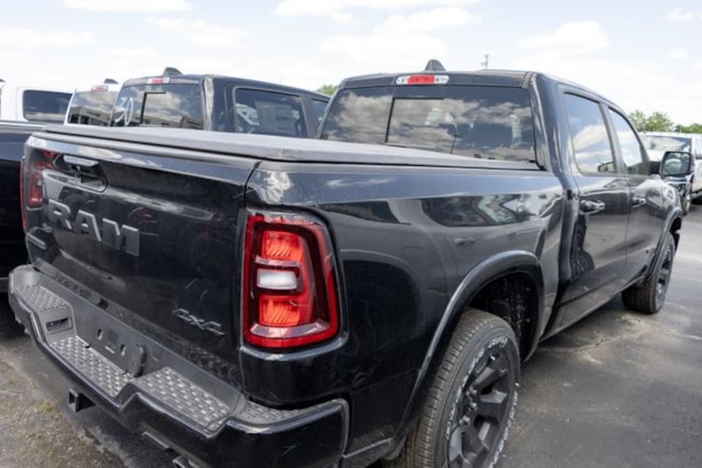 New 2026 Ram 1500 BIG HORN CREW CAB 4X4 5'7 BOX Pickup