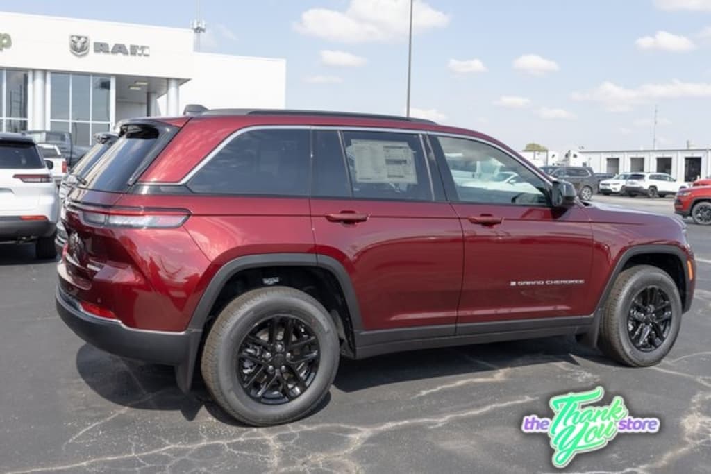 New 2025 Jeep Grand Cherokee LAREDO X 4X4 Sport Utility