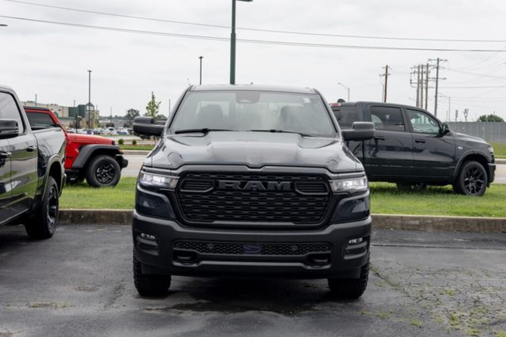 New 2026 Ram 1500 WARLOCK CREW CAB 4X4 5'7 BOX Pickup