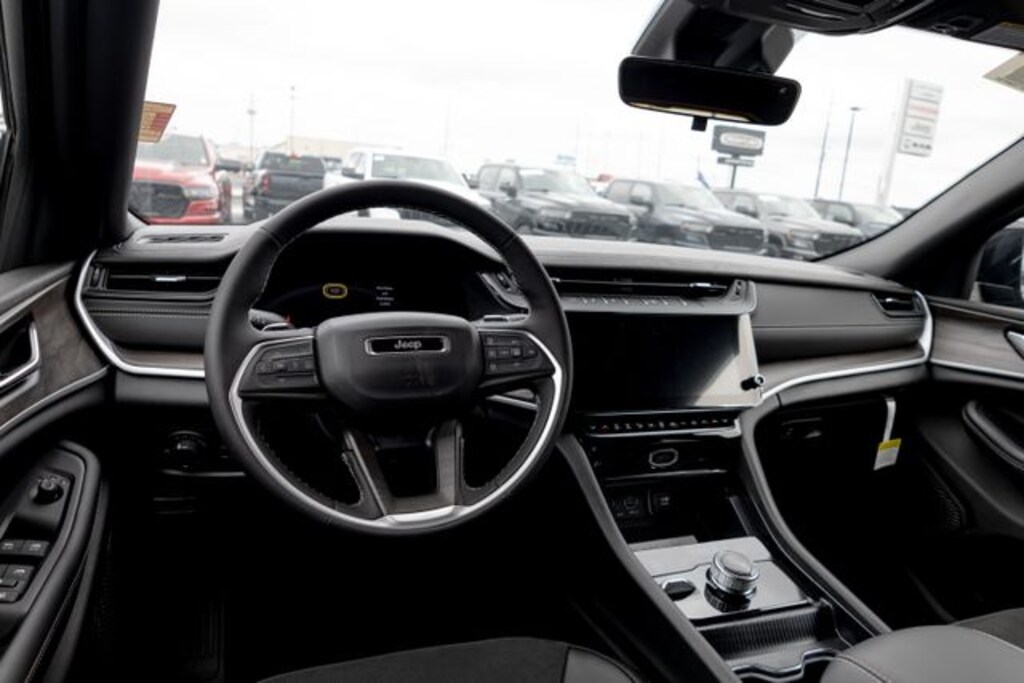 New 2026 Jeep Grand Cherokee L LAREDO ALTITUDE 4X4 Sport Utility