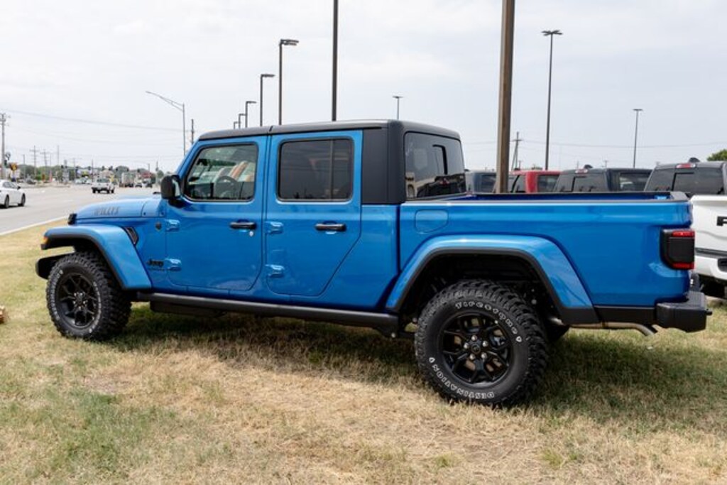 New 2026 Jeep Gladiator WILLYS 4X4 Pickup
