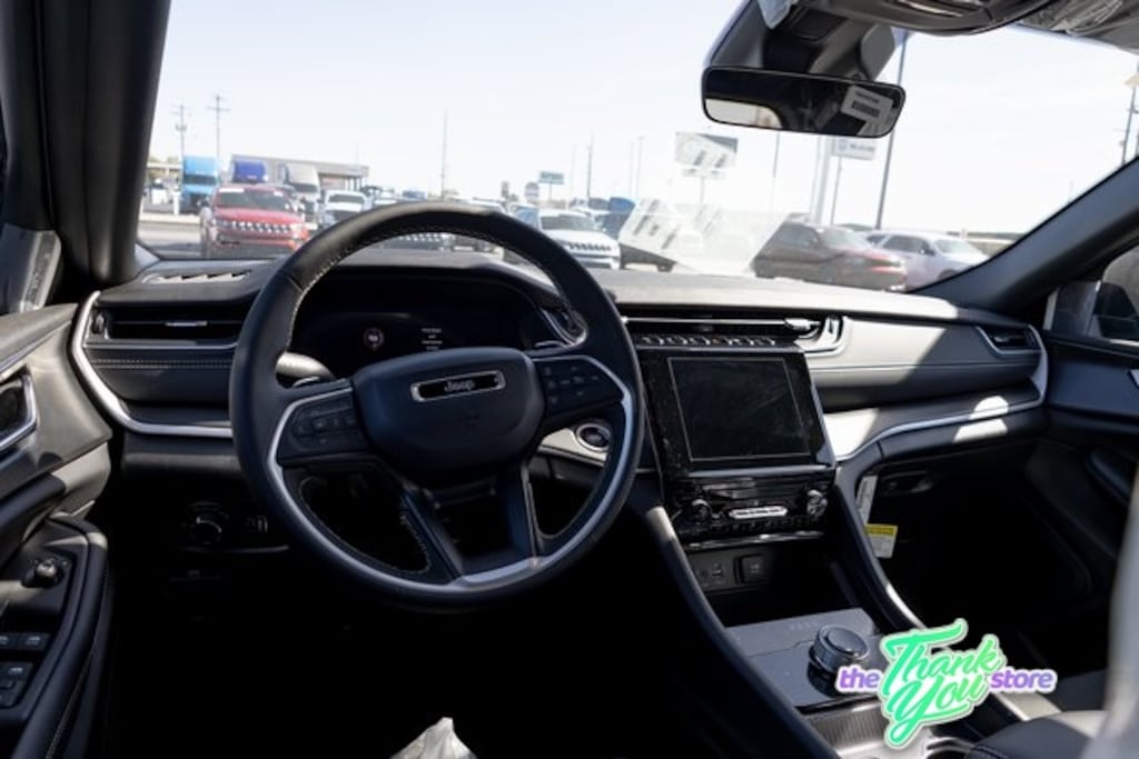 New 2025 Jeep Grand Cherokee LAREDO X 4X4 Sport Utility