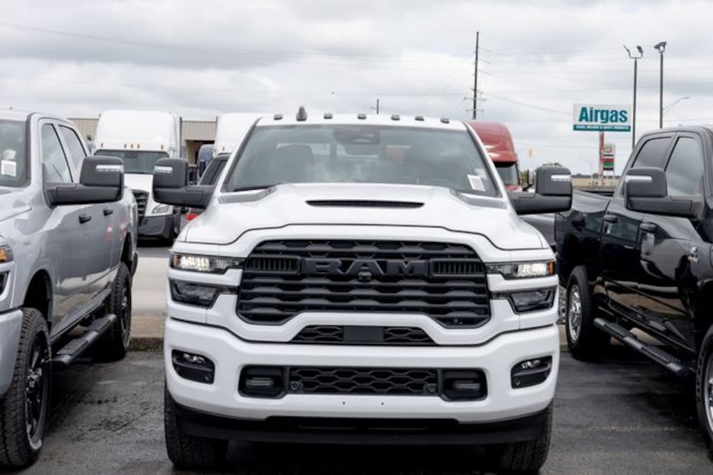 New 2026 Ram 2500 BLACK EXPRESS CREW CAB 4X4 6'4 BOX Pickup