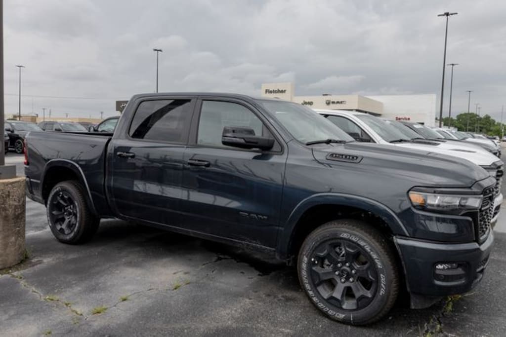 New 2026 Ram 1500 BIG HORN CREW CAB 4X4 5'7 BOX Pickup