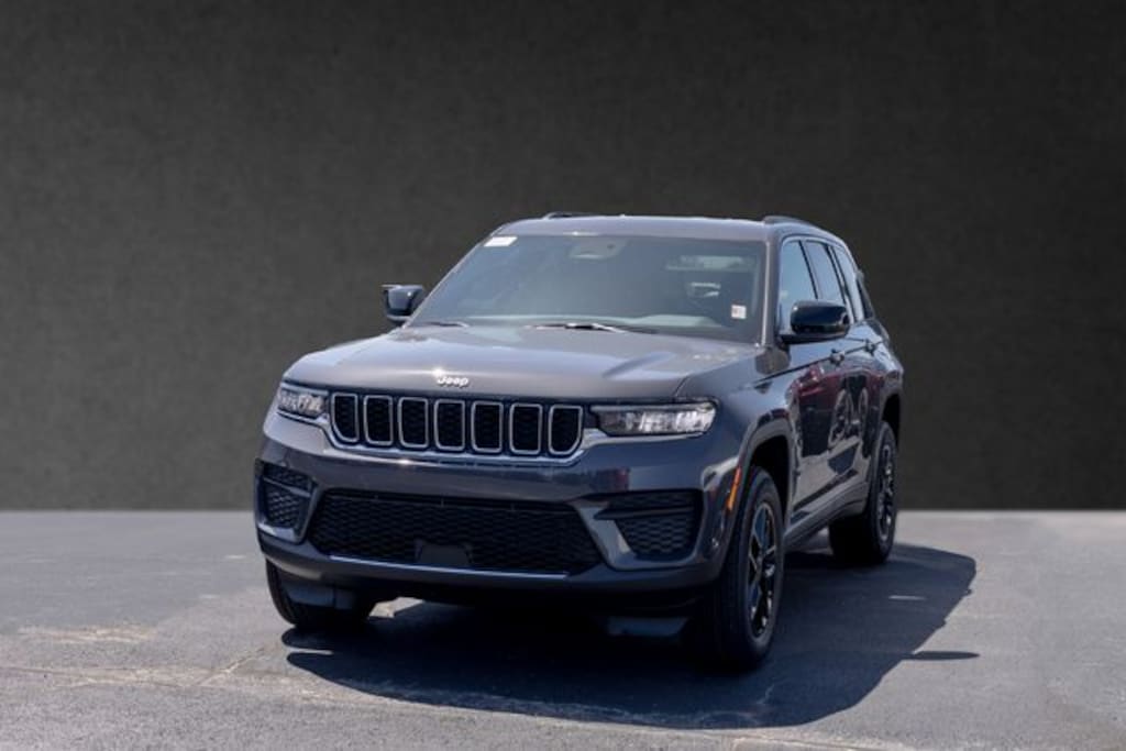 New 2026 Jeep Grand Cherokee LAREDO X 4X4 Sport Utility