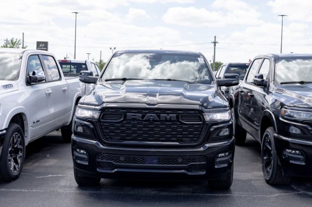 New 2026 Ram 1500 BIG HORN CREW CAB 4X4 5'7 BOX Pickup