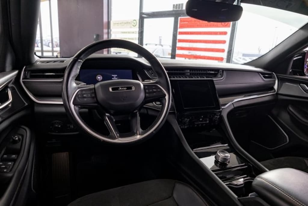 Used 2021 Jeep Grand Cherokee L Laredo SUV