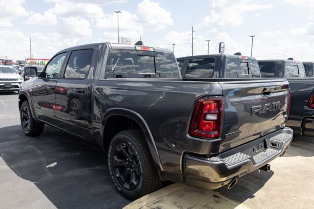 New 2026 Ram 1500 BIG HORN CREW CAB 4X4 5'7 BOX Pickup