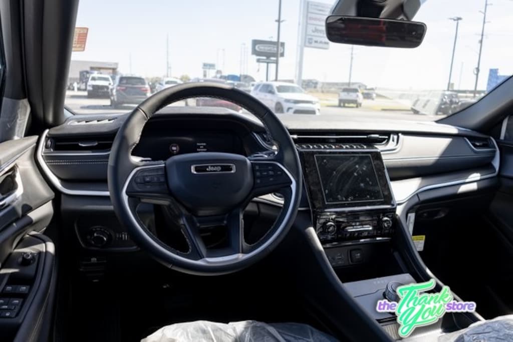 New 2025 Jeep Grand Cherokee LAREDO X 4X4 Sport Utility