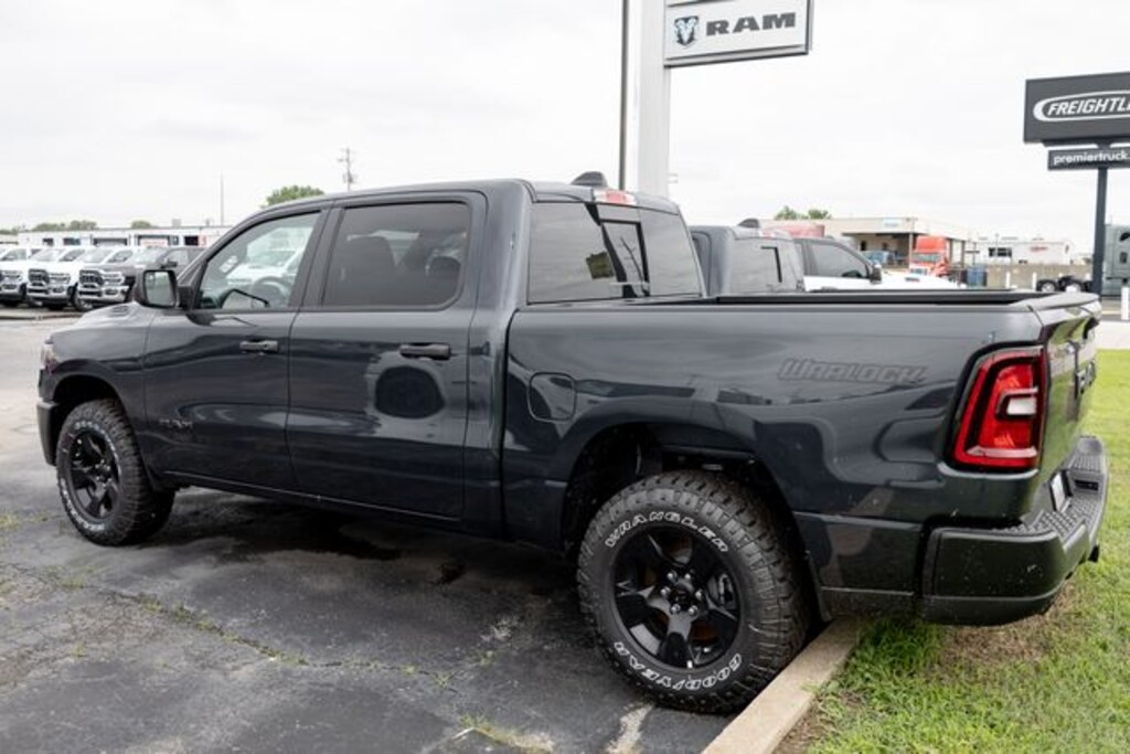 New 2026 Ram 1500 WARLOCK CREW CAB 4X4 5'7 BOX Pickup