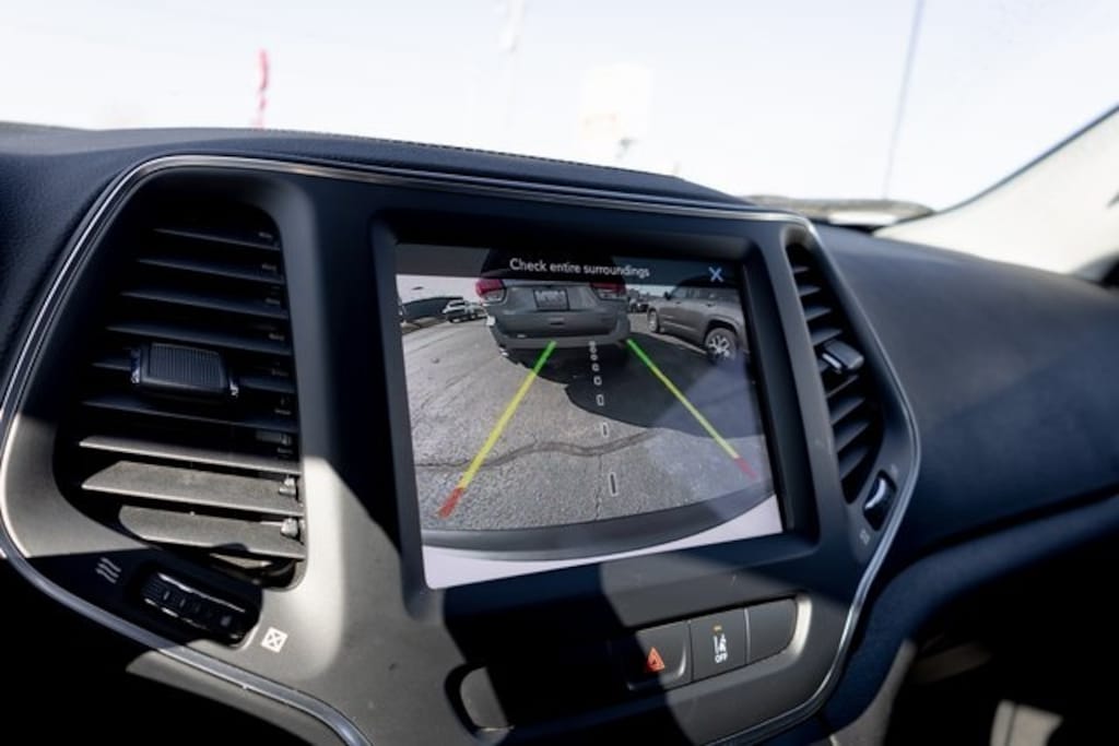 Used 2022 Jeep Cherokee Latitude Lux SUV