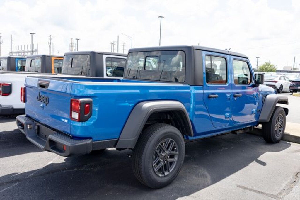 New 2026 Jeep Gladiator SPORT 4X4 Pickup