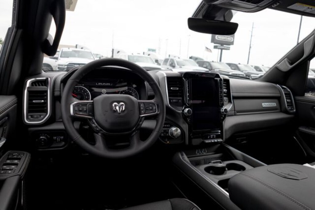 New 2026 Ram 1500 LARAMIE CREW CAB 4X4 5'7 BOX Pickup