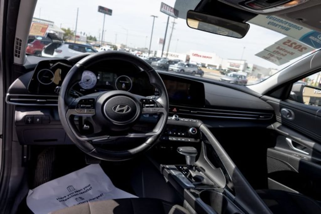 Used 2025 Hyundai Elantra SEL Convenience Sedan