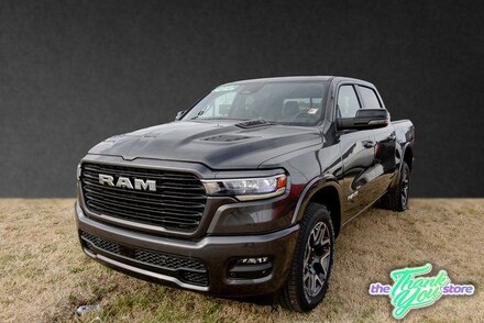 2026 Ram 1500 LARAMIE CREW CAB 4X4 5'7 BOX Pickup 1C6SRFJP2TN211843