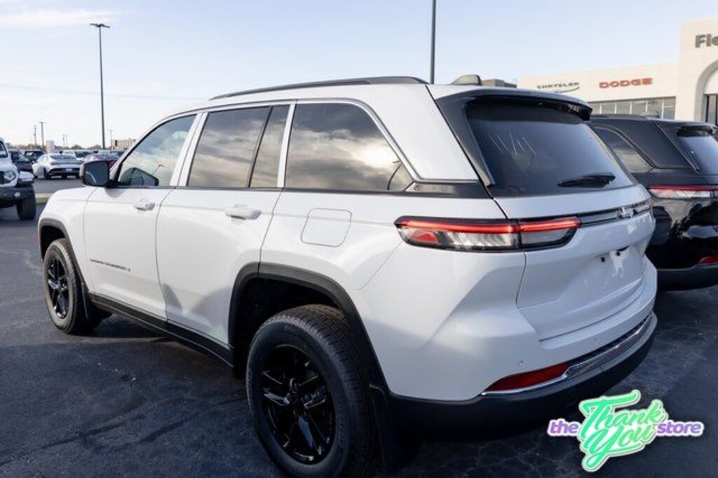 New 2025 Jeep Grand Cherokee LAREDO X 4X2 Sport Utility