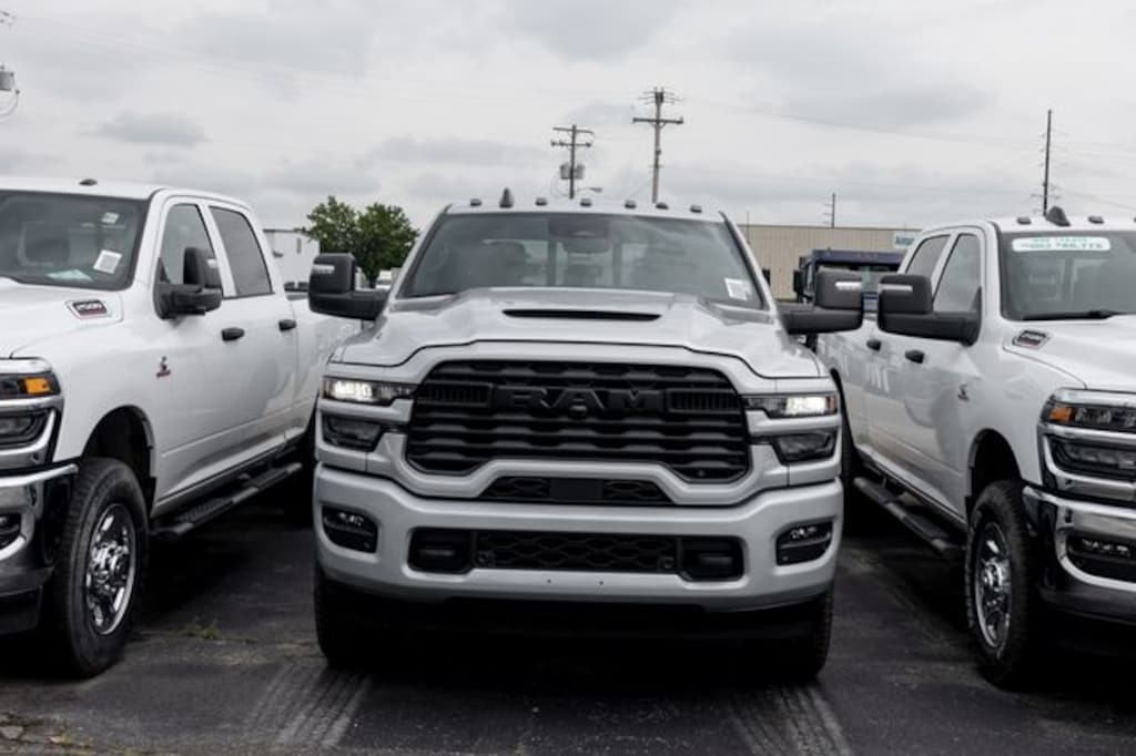 New 2026 Ram 2500 BLACK EXPRESS CREW CAB 4X4 6'4 BOX Pickup