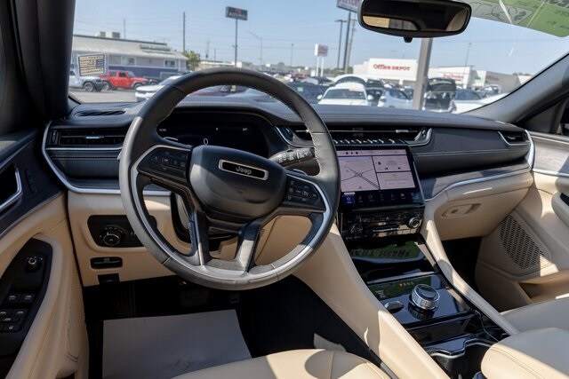2023 Jeep Grand Cherokee Limited photo 2