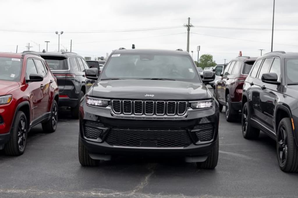 New 2026 Jeep Grand Cherokee LAREDO X 4X4 Sport Utility