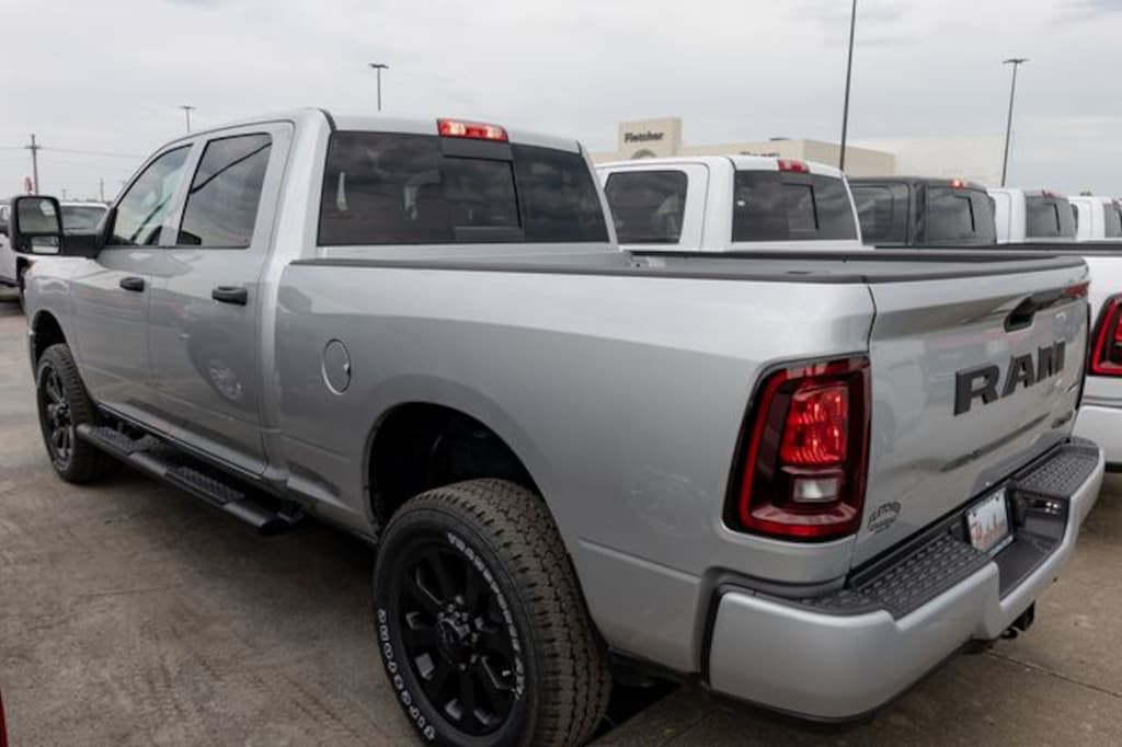 New 2026 Ram 2500 BLACK EXPRESS CREW CAB 4X4 6'4 BOX Pickup