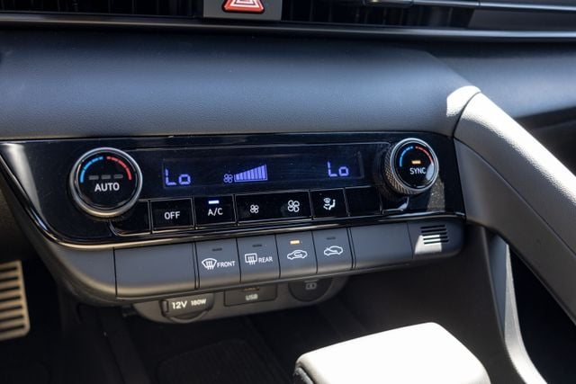 2026 Hyundai Elantra SEL Sport - Photo 13