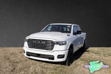 2026 Ram 1500 LARAMIE CREW CAB 4X4 5'7 BOX Pickup 1C6SRFJT8TN266794