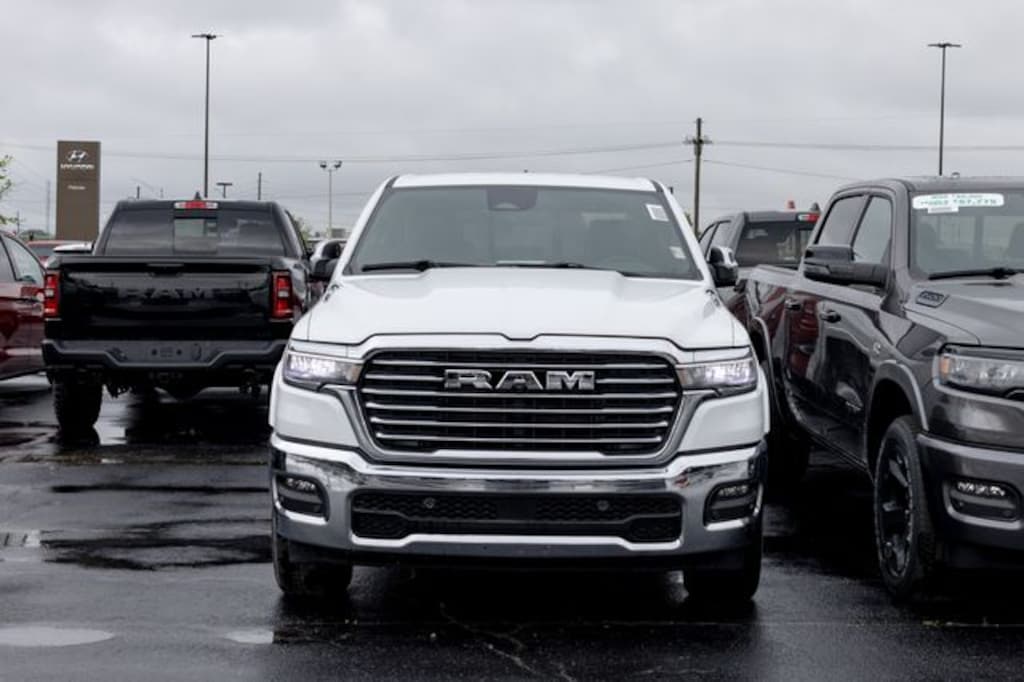 New 2026 Ram 1500 LARAMIE CREW CAB 4X4 5'7 BOX Pickup